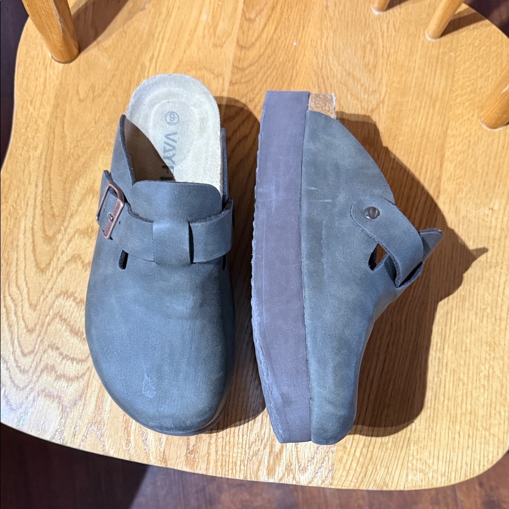 Gray Leather Clogs with Buckle - Picture 2 of 5